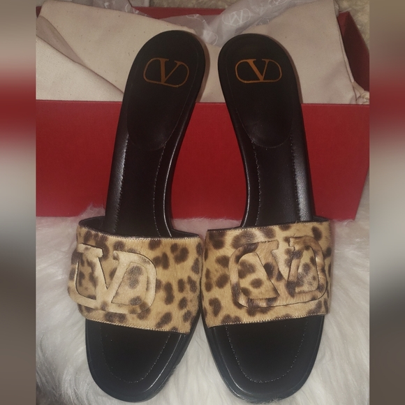 Valentino Leopard Print Vlog Mules - Picture 9 of 10